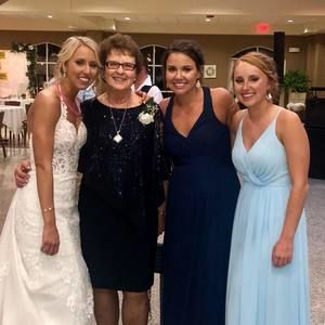 Meet your Posher, Elizabeth